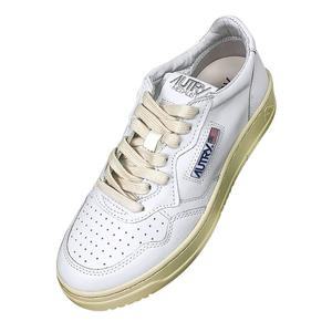 갤러리아 전사이즈 22시즌 오트리 메달리스트 화이트 여성 스니커즈 AULW LL15