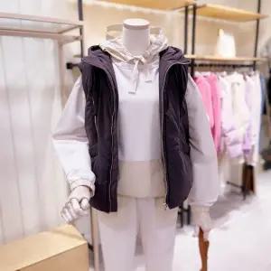 [대구백화점] [시에로]후드넥 지퍼 디테일 다운 베스트(SJ4JPFW610)