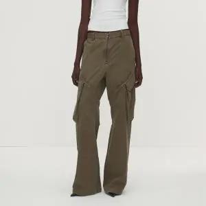 [롯데백화점]코프트 [코프트] 토니웩 GARMENT-DYED GABARDINE WIDE CARGO PANTS
