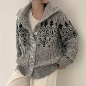 스노우-하이넥가디건 도톰 박시 니트 코트 한겨울에도 노르딕 패턴