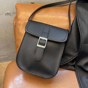 남자미니백  가죽 크로스백 핸드폰 가방 작은가방 샤코슈