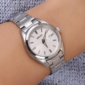 세이코 에센셜 사파이어 여성 메탈시계 SUR633P1