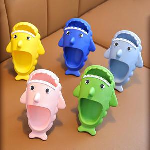 귀여운 입체 아기 상어 캐릭터 키즈 주니어 슬리퍼 미끄럼 방지 아동 여름신발 초등학생 어린이 150-220