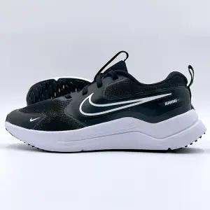 나이키 주니어 러닝화 코스믹 러너 키즈 운동화 초등학생 블랙 HM4402-003