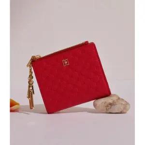 갤러리아 DCWA2E527R2 닥스 레드 DD 로고패턴 소가죽 2단 탑지퍼 반지갑