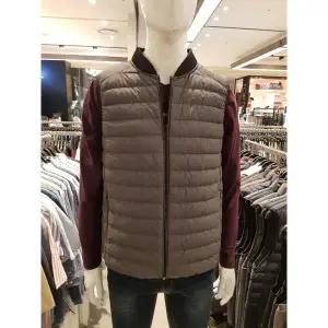 [롯데백화점]뱅뱅 남녀공용 목선이 편한 초경량 구스다운 조끼 NEH626