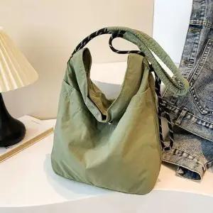 데일리 카키 숄더백 여자가방 나일론숄더백 여자 여름 가방