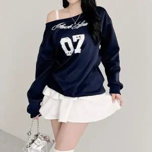 [투웨이/아방핏] 스포티 07 프린팅 원 숄더 루즈핏 맨투맨