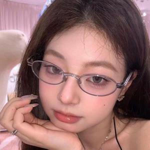 블루라이트차단 밥이나한잔해 김희선 큐빅 오벌형 긱시크 무테안경