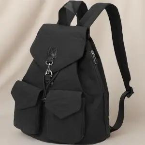 여학생용 파스텔 색상 카고 백팩 스트링 후크 옆지퍼 디자인