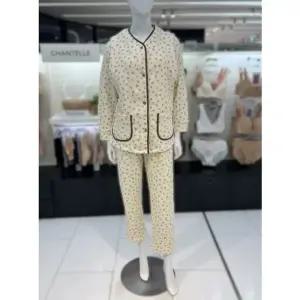 [갤러리아] 바바라 크림 누빔 삼중직 나염 프린트 파자마 조끼세트 AWP4616B/AGW4616