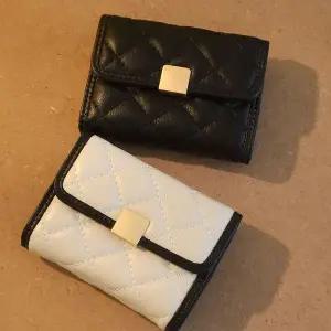 [콩심팥심]여성 심플 스퀘어 퀼팅 반지갑 소가죽지갑 5Colors