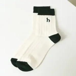 헤지스 남성 24FW 크림 컬러배색 면혼방 중목양말 HZSS4F204CR