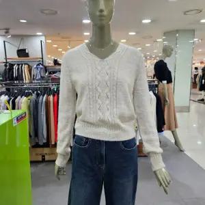 시슬리/애플아울렛/브이넥 케이블 니트 SAKP32361