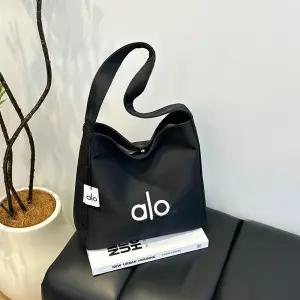 alo 데일리 캔버스 데일리 버킷 숄더백