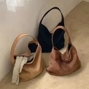 [아도라하우스]어반백 여성숄더/쇼퍼백 여성 스웨이드 빅 숄더백URB_W316