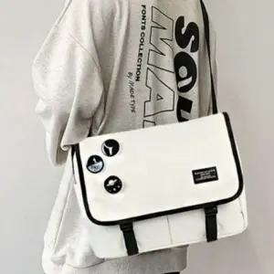 사이즈 넉넉한 캐주얼 심플 베이직 필수템 남성 여성