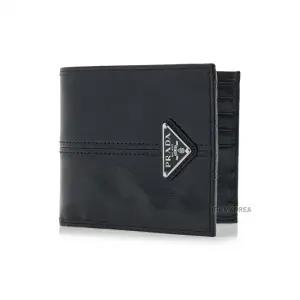 [라벨루쏘]  SS25 남성 삼각로고 플라크 반지갑 2MO513 2CX7 F0002