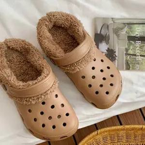 털 슈즈 내피 클로그 신발 안감 겨울 슈즈 내피 폴리에스터 신발용 크록스 탈착식 따뜻한 대비 덧신 한파