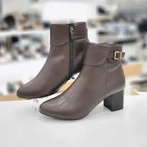 여성 버클장식 소가죽 앵클부츠 6CM WA125506TD5F6B