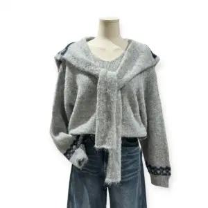 [롯데백화점]트위 리본 패턴 어깨숄 세트 브이넥 울 니트 TNJDFST002