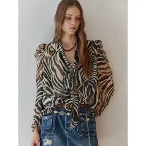 [하프클럽/]지브라 시스루 타이 브이넥 쉬폰 블라우스