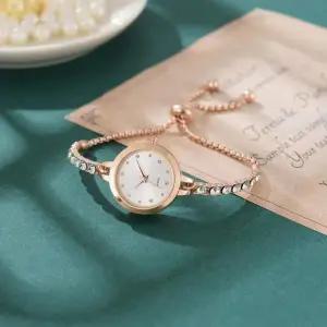 [골드스마일]여성 샤인스톤 슬라이드 손목시계(화이트)