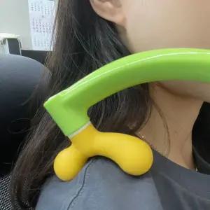 [골드스마일]어깨 지압봉 마사지기 갈고리형 안마기 소형 휴대용