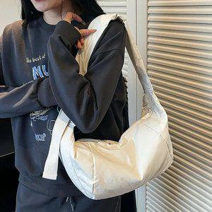 영스피플 크로와상백 카벼운 나일론 가방 크로스백 데일리 여행용 숄더 반달백