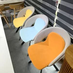 모디쉬갤러리 망구스타 반자동 회전 식탁 의자