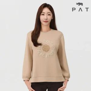 [PAT 여성] 원포인트 자수 라운드 맨투맨 티셔츠_1I85301