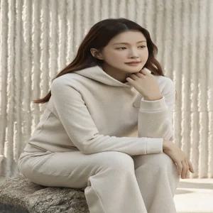 [피에이티/ PAT] 25 F/W 신상 여성 부클 원포인트 후드티셔츠 1L-85092