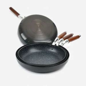 [골드스마일]업소용 나무손잡이 경질 후라이팬