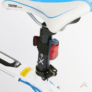 [MEN74O94_53D1]안장 붉은색 야간 라이딩 후방등 1개