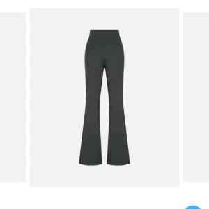 [모다아울렛][뮬라웨어]에어플러스 부츠컷 레깅스 AWNFLG705B_IC