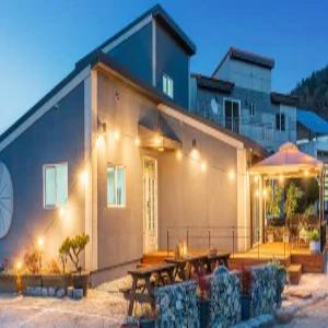 [경남/남해] 남해 남해와 독채 펜션 (바다(도보5분)/섬/독채/복층/가족/애견/개별바베큐/단체/바베큐장/테라스/주차장/커플/흡연구역(지정장소))