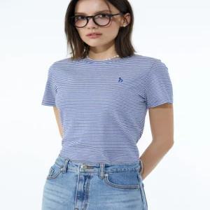 헤지스 여성 24SS [클리어런스][스테디셀러]블루 스트라이프 면혼방 반팔티셔츠 WSTS4BC33B3