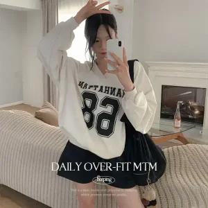 핫핑 [2타입][기본/기모] 코르티즈 오버핏 브이넥 프린팅 긴팔맨투맨