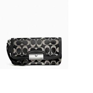 coach 크리스틴 시그내처 새틴 슬림 위슬릿백