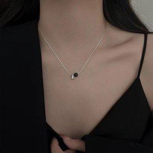 [신세계라이브쇼핑][옷자락] 여자 심플 블랙 볼 트라이앵글 체인 실버 목걸이