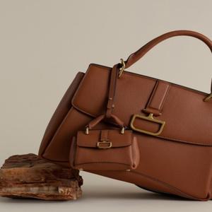 매장정품 닥스 DAKS WOMENS ACCEORIES BIRKBECK CHARLOTTE 버크백샬롯 브라운 소가죽 미니어처 키링 겸