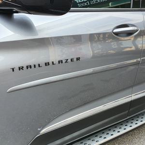 쉐보레 순정품 트레일블레이저 바디사이드 몰딩 가니쉬 