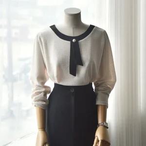 솔리드 리본 진주버튼 블라우스티