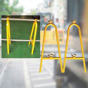 비계파이프를 끼워 사용 차량차단기 철제형