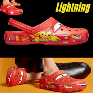새로운 디즈니 라이트닝 맥퀸즈 픽사 만화 방수 슬리퍼 홀 샌들 야외 샌드 샌들 캐주얼 통기성 EVA 신발