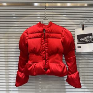 트렌디한 겨울 코튼 재킷 여성 스트리트 스타일 슬림 핏 보온성 보장 긴 소매 라운드 넥 다크 섹시 레이디 카운티 디자인