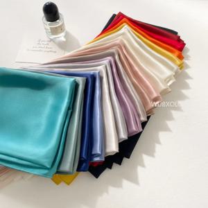 실크 새틴 손수건 여성용 일반 목 스카프 작은 Shawls 랩 두건 머리 스카프 70x70CM 스퀘어 헤드 밴드 Hijab 스카프