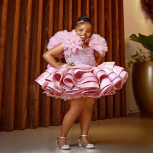 핑크 꽃 소녀 드레스, 웨딩 스팽글 러플, 티어드 무릎 길이, 첫 성찬식, 어린이 생일 파티 가운, 파티 원피스