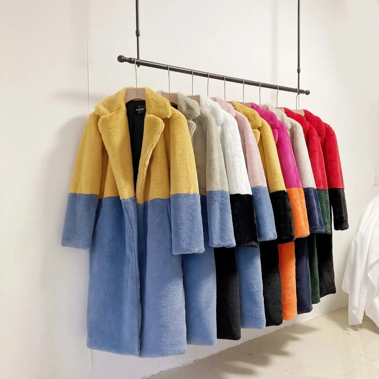 럭셔리 가짜 토끼 모피 코트 푹신한 여성의 두 톤 모피 긴 오버코트 숙녀 자켓 플러스 사이즈 5XL 두꺼운 따뜻한 느슨한 플러시 코트