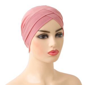 H117 이마 크리스 크로스 이슬람 터번 퓨어 컬러 스트레치 내부 Hijabs 모자 착용 준비 여성 머리 스카프 보닛 아래
